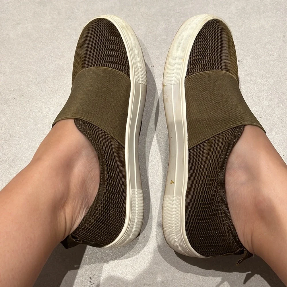 Steve Madden women size 5 olive green sneakers white rubber sole
